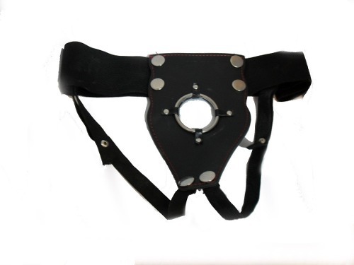 Arnes De Cuero + Pene Macizo + Plug Anal Black