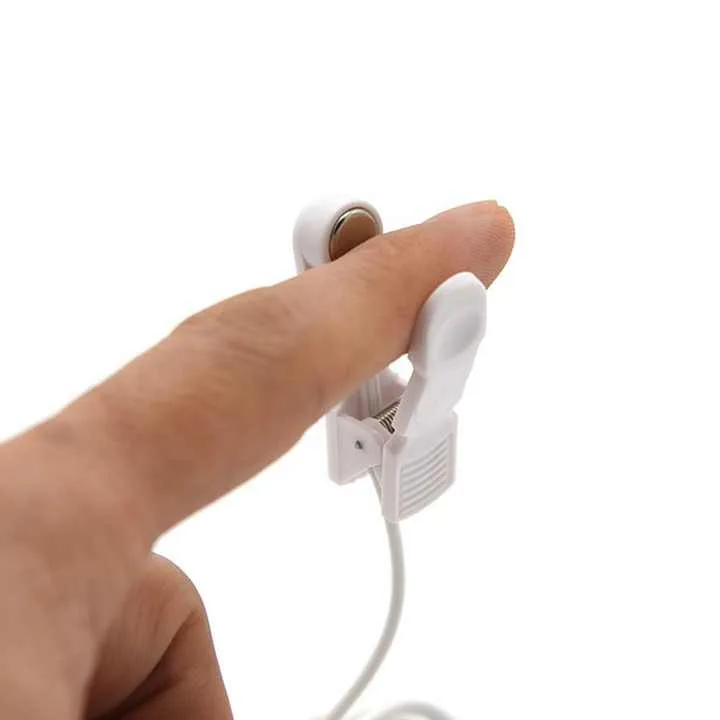 Electro Estimulador con succionador y pinzas de pezones